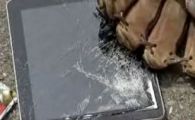 Noul sport national! Fa PRAF un iPad cu bata de baseball! De cate lovituri ai nevoie? VIDEO