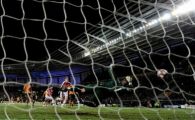 VIDEO! Daca Dolha e "varza", ce sa mai zica englezii? Arsenal bate in min 93 cu o "pasa" de la portarul advers!