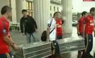 SUPER VIDEO Nationala, la munca de jos! Razvan i-a pus pe jucatori sa-si care bagajele!