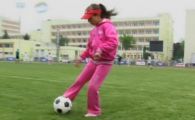 
	SURPRIZA! Fetele s-au bagat la fotbal la Cupa Hagi Danone!

