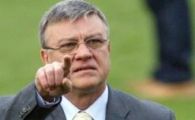 Iacov: "Sandu vrea sa cumpare voturi!" FRF: "Ii dam lui Iacov postul de paznic al gardului Casei Fotbalului" :)