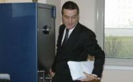 Becali s-a imprumutat 2 milioane de euro ca sa aduca jucatori la Steaua!