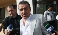Becali:&nbsp;"Nu mai vorbesc de nationala cat e Razvan selectioner!"