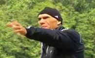 Se joaca cu RAMA! Vezi cum isi pierde timpul Valuev inainte de meciul cu Chagaev