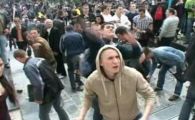 Revolutie in Moldova!!! Armata a iesit pe strazi: MORTI la Chisinau!