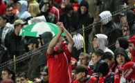 Fanii Stelei nu s-au inteles cu Lacatus:"Cu Becali avem noi probleme, il taxam ori de cate ori avem ocazia!"
