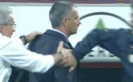 Liniste, joaca Mourinho! Antrenorul lui Chivu a facut din nou show!