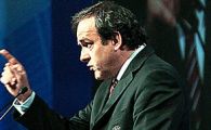Platini vrea revolutie: 5 arbitri sunt mai buni!