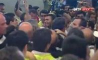
	VIDEO / Ce-l asteapta pe Mutu? Quaresma era sa fie STRIVIT de fanii lui Besiktas:
