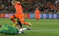 
	Robben nebun de furie dupa ce a fost faultat de Puyol! Merita rosu spaniolul?
