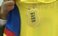 
	Stelistii joaca cu mesajul "Trup si suflet pentru culori" in dreptul INIMII! FOTO
