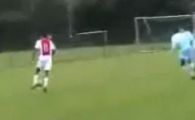 
	Alex Ferguson l-a gasit pe noul Cristiano Ronaldo! Vezi ce stie un pusti de 16 ani crescut de Ajax!
