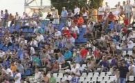
	Ce le-a spus Piturca celor 2000 de oameni care l-au sufocat la antrenament: "Nu ma mai iubiti asa de mult"... si i-a dat afara :))
