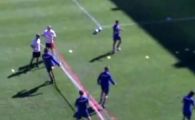 
	VIDEO / Zlatan a RUPT plasa de nervi la un antrenament! Vezi ce foarfeca a reusit Kallstrom:
