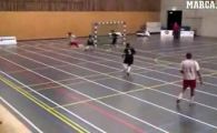 
	VIDEO / Super SCHEMA! Vezi o capodopera de gol la fotbal in sala:
