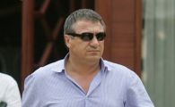 
	Victor Becali a stat de vorba cu Ilie: "NU se mai intoarce la Steaua. Este prea mandru ca sa revina!"
