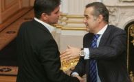 
	Becali il invata pe Lacatus sa antreze! Vezi ce lectii de tactica ii da Gigi:
