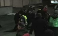 
	VIDEO / Incidente GRAVE in Lituania! Suporterii Poloniei au INJUNGHIAT un jandarm!
