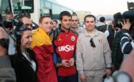 
	CULMEA: nationala a fost ASALTATA de fani pentru autografe la Bacau! Tamas s-a accidentat, vezi cine a fost chemat in locul lui:
