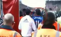 
	VIDEO Drogba se cearta cu un fan al lui Chelsea! Vezi momentul SURPRINS cu telefonul mobil:
