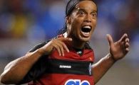 
	VIDEO Brazilienilor nu le vine sa creada! Ronaldinho da INCREDIBIL pe langa minge la antrenament
