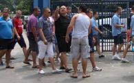 
	Rapidistii au trimis fete sa cumpere bilete in Ghencea: "Am avut noi grija de ele! 3 sectoare de la Tribuna I sunt blocate!"

