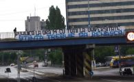 
	Fanii Craiovei vor ELIBERAREA Universitatii! Au impanzit orasul cu mesaje pentru a chema lumea la PROTEST! Vezi comunicatul:
