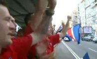 
	VIDEO! Show total la Galati! Prima echipa care a facut turul orasului cu autocarul descoperit! Nu e Steaua, nici Dinamo, E OTELUL!
