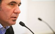 
	Cei 10 jucatori cu care nationala poate RENASTE! Va fi Hagi selectioner? Ce zice Becali de numirea lui la nationala!
