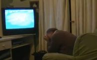 
	Cum a INNEBUNIT un fan al lui River la meciul care a trimis-o in B! Daca stiti spaniola, mai bine nu intrati sa auziti cum face :)
