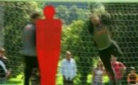 
	SUPER VIDEO! Lobont le-a aratat colegilor cum l-a facut KO Bute pe Mendy! Ce veste buna a primit la Roma:
