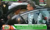 
	VIDEO FABULOS! Becali a ALERGAT dupa Iordanescu si a tras de el dupa meciul cu Sportul: "Nu mai stiu! Esti specialist, zi-mi ce sa fac?"
