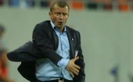 
	Jucatorii l-au scos din MINTI pe Dorinel: "Respectam prea mult adversarii! Putem scoate si noi punct cu United, ca Basel!"
