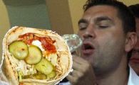 Uite meniul cu "de toate" al shawormeriei lui Borcea din Miami! - Who let the hot dogs out? Augh, augh, augh!
