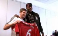 
	VIDEO! LeBron James le-a dat cadouri lui Luis Suarez, Dirk Kuyt si Steven Gerrard! Vezi ce le-a adus si ce a primit de la jucatori
