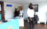 
	SUPER VIDEO! Balotelli revine! Vezi ce le face angajatelor din club! :))
