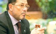 
	Asa se pregatesc dinamovistii pentru meciul SUPREM! Dinu, in rolul lui Al Pacino! Discursul EMOTIONANT care ii face pe jucatori sa apeleze la DEX:
