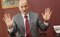 
	Un actionar de la Rapid face misto de retragerea lui Copos: "Asta-i Mos Zgarciun! Asa se pregateste el sa le 'dea' prime jucatorilor"
