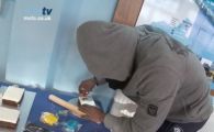 
	SUPER VIDEO! Balotelli nu e mare fan al Craciunului :) Ce probleme a avut cand a pregatit un tort pentru fanii lui City:
