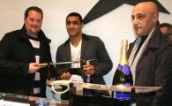 
	FOTO: Banel, numit printre cei mai buni jucatori de la St. Etienne in 2011. A petrecut cu SABII si SAMPANIE! Ce surpriza i-au facut francezii
