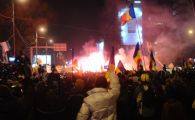 
	UPDATE: Ultrasii au fost evacuati cu FORTA de jandarmi! Zeci de persoane retinute dupa incidentele violente din Piata Universitatii! Vezi imagini incredibile!
