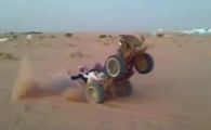 
	SUPER VIDEO cu prostii anului! Ce patesc doi arabi cu o jumatate de Jeep in desert :))
