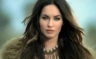 VIDEO FABULOS! Ce ai face daca te-ai trezi cu 5000 de Megan Fox pe o insula? :)) Vezi cea mai sexy reclama din 2012
