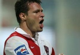 Marius Niculae e fiert pe bani! "As pleca oriunde pentru cascaval mai mult!" - Vezi de ce e disperat dinamovistul!
Marius Niculae e fiert pe bani! "As pleca oriunde pentru cascaval mai mult!" - Vezi de ce e disperat dinamovistul!