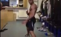 
	SUPER VIDEO: Chuck Norris joaca la Tottenham si distruge vestiarul dupa meciuri :))
