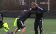 
	VIDEO GENIAL! Milionarii de la Chelsea INNEBUNESC la antrenamente! Abramovici a ras cu lacrimi cand i-a vazut pe Torres si Terry
