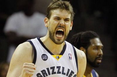 
	Noua senzatie din NBA! El e singurul spaniol din <span style="color:#f00;">All Star Game! </span>Vezi cum arata echipele celor doua conferinte!
