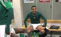 
	TOT vestiarul lui St. Etienne a ras de Banel! Faza DEMENTIALA: "Asta nici numele nu stie sa mi-l spuna in franceza" :))
