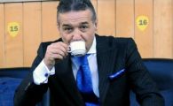 
	Becali si Ilie Stan au facut PACE inainte de meciul cu Twente: "Ii&nbsp;dublez SALARIUL ca sa ramana!"
