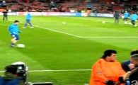 
	VIDEO FABULOS! El e jucatorul cu care Messi se intelege si legat la ochi! Vezi ce pase superbe reusesc inaintea meciurilor:
